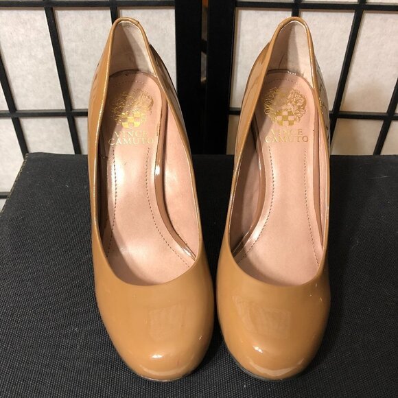 VINCE CAMUTO CARAMEL BROWN PUMPS SIZE 7B/37 - Picture 1 of 3